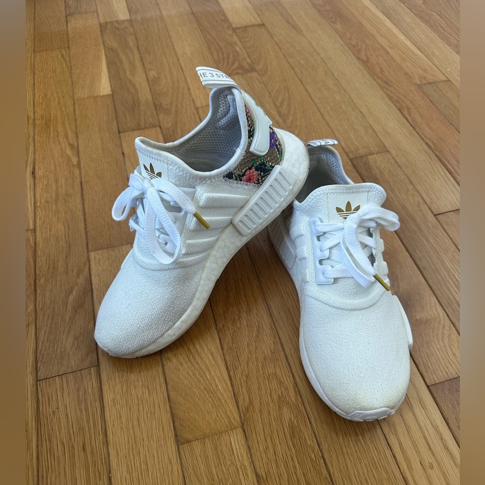 Adidas Women's NMD_R1 FX0826 Size 7.5